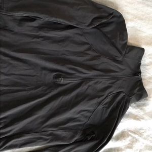 Lululemon spandex 1/2 zip. Black 8